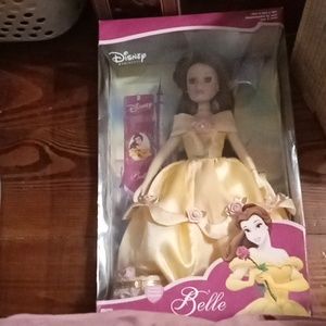 Disney's Beauty n the beast, " Belle"porcelain doll